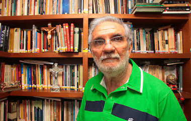 Escritor Raimundo Carrero morre aos 78 anos no Recife
