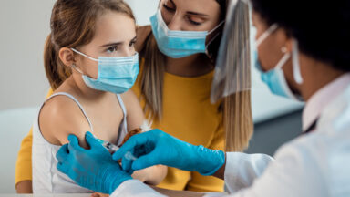 SUS passa a oferecer vacina Pneumo 20 e amplia proteção contra pneumonia e meningite