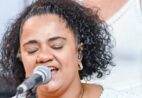 Morre a cantora Débora Cruz, sobrinha de Arlindo, aos 45 anos