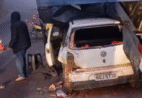 Carro invade área de obra da cratera na 262 e atinge tenda em Venda Nova do Imigrante