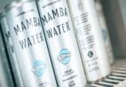 Anvisa suspende lotes da Mamba Water por bactéria também encontrada em produtos Crystal e Ypê