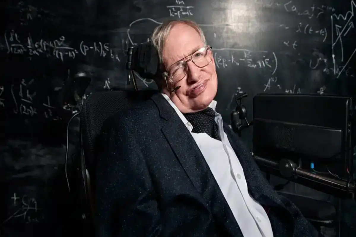 A foto mostra o famoso astrofísico Stephen-Hawking que tinha ELA