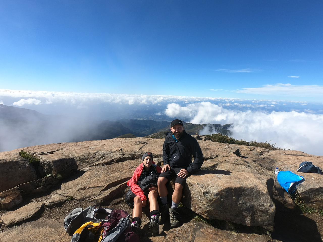 Casal sobe o Pico da Bandeira com bebê de apenas 3 meses