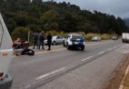 Mulher fica ferida em acidente entre carro e moto em Domingos Martins