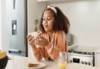 Café da manhã melhora dieta de adolescentes, aponta estudo
