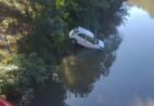 Castelo: carro cai em rio após se envolver em acidente com motocicleta