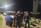 Casal é detido com moto furtada e drogas em Vitória