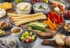 Nada de bola fora no Brasil x Noruega:  torça com sabor e saúde