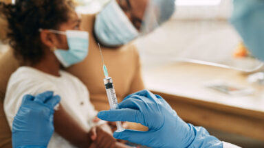 Multivacinação começa no ES para atualizar vacinas de crianças