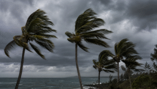 Alerta de vendaval muda o clima no Espírito Santo e coloca 62 cidades em risco