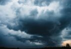 ES: Inmet alerta para tempestade com chuva de até 100 mm e ventos fortes