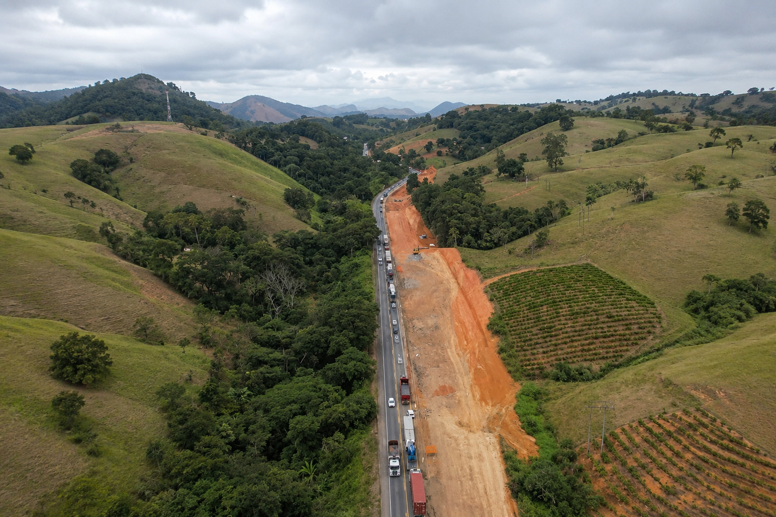 interdição da BR-101 na Serra