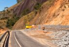 ES-379 opera em meia pista durante obras em Muniz Freire