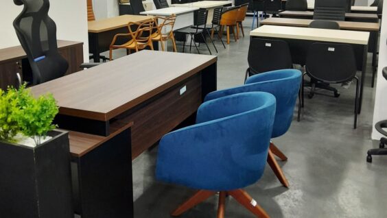 Nova loja em Cachoeiro aposta em móveis para transformar escritórios e home offices