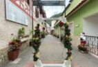 Rua das Flores encanta turistas com charme alemão e muita cor em Domingos Martins
