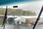Motorista morre após acidente com carreta na BR 101 em Anchieta