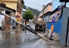 VÍDEO | Carreta derruba poste e deixa 38 residências sem energia no bairro Coronel Borges, em Cachoeiro
