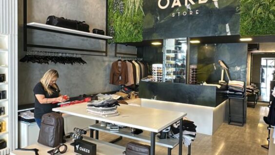 Moda é identidade: renove suas escolhas com até 70% de desconto na Oakes Store