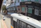 Muro de terraço desaba e quase atinge motociclistas no Centro de Alegre