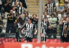 Atlético-MG aproveita expulsão, vira sobre o Cruzeiro e avança às semifinais da Copa do Brasil