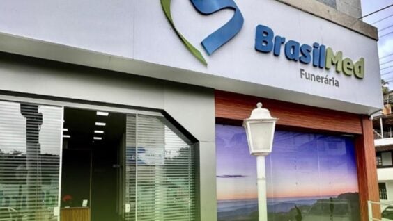 Dia de Finados: Brasil Med Card une acolhimento, rosas e carinho