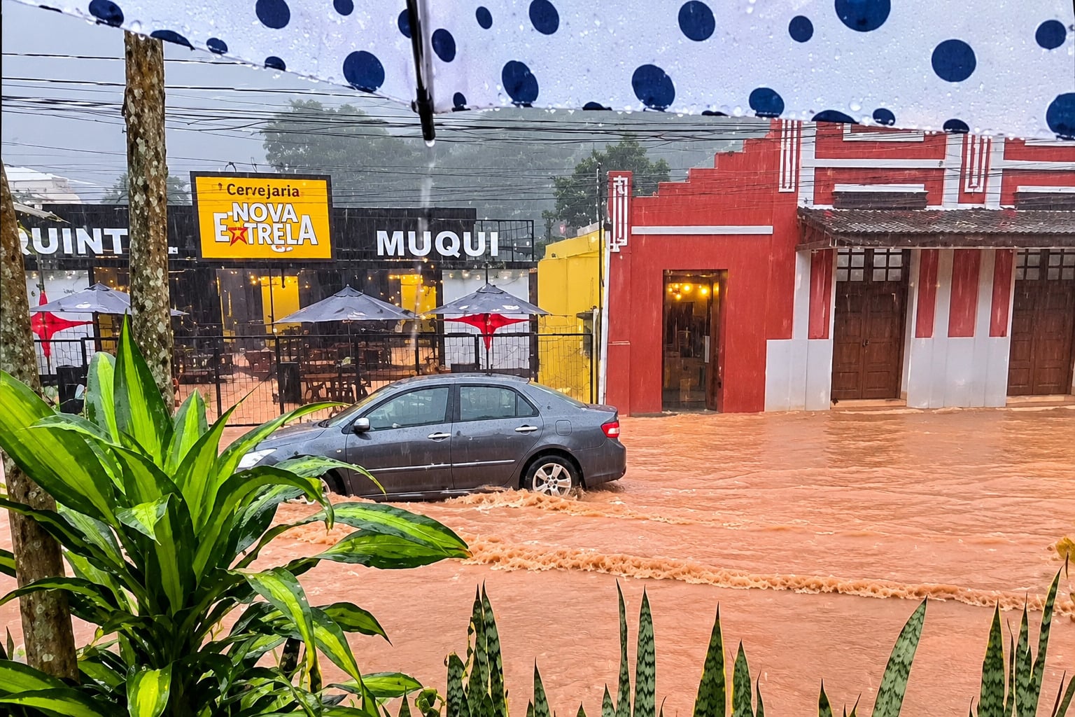 Alagamentos em Muqui