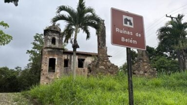Ruínas de quase 250 anos escondem história de incêndio e caça ao tesouro no ES