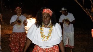Roda de caxambu celebra tradição quilombola em Cachoeiro