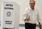 Alckmin vota em colégio na zona oeste de São Paulo