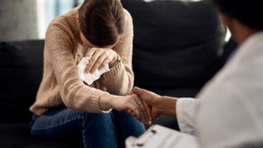 Dorme demais e acorda cansado? Estudo investiga novo perfil de depressão