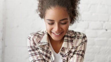 Depressão sorridente: quando o sorriso esconde sofrimento