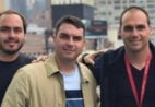 Irmãos Bolsonaro usam cancelamento de debate da Globo para criticar STF e Lula nas redes